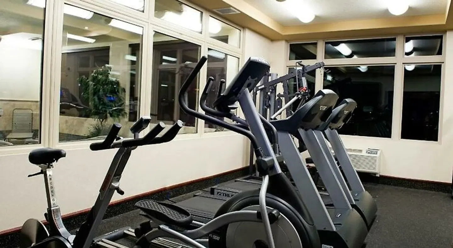 Holiday Inn & Suites West Edmonton by IHG SPORTS_AND_LEISURE