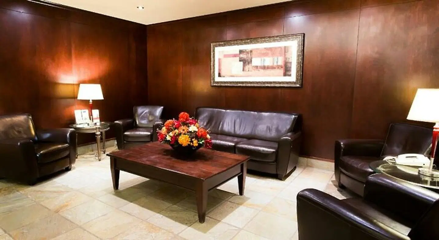 Holiday Inn & Suites West Edmonton by IHG LOUNGE_LOBBY