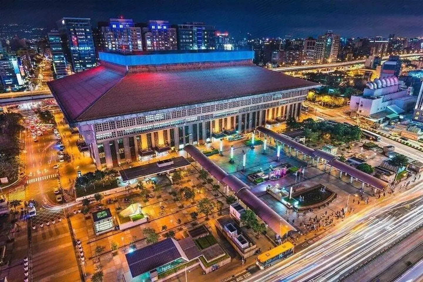 CHECK inn Taipei Main Station EXTERIOR