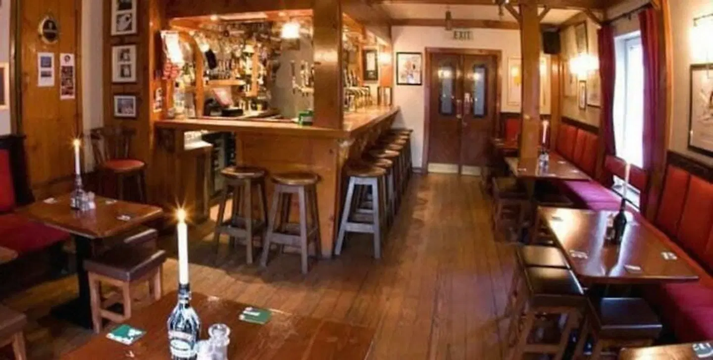 The White Lady Bar