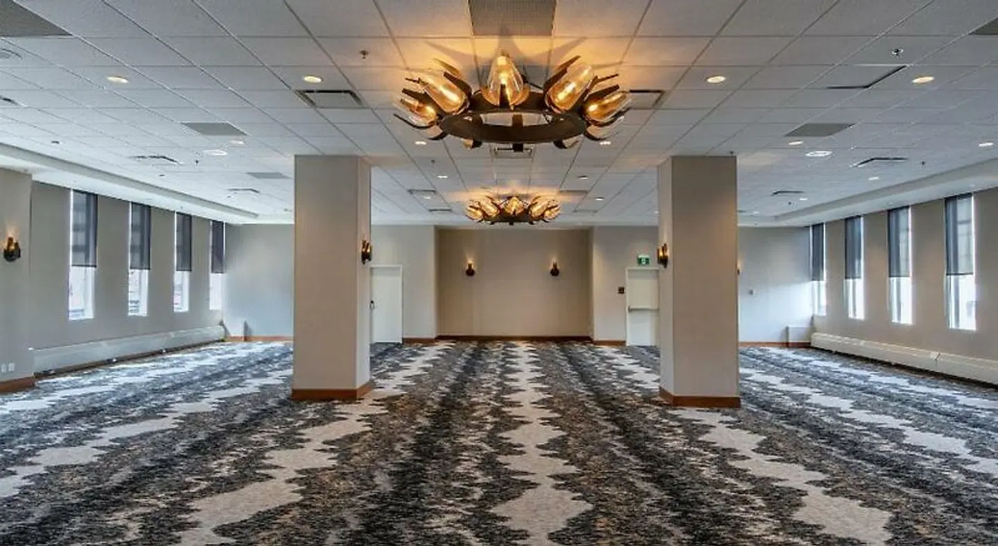 DoubleTree by Hilton Hotel & Conference Centre Regina LOUNGE_LOBBY