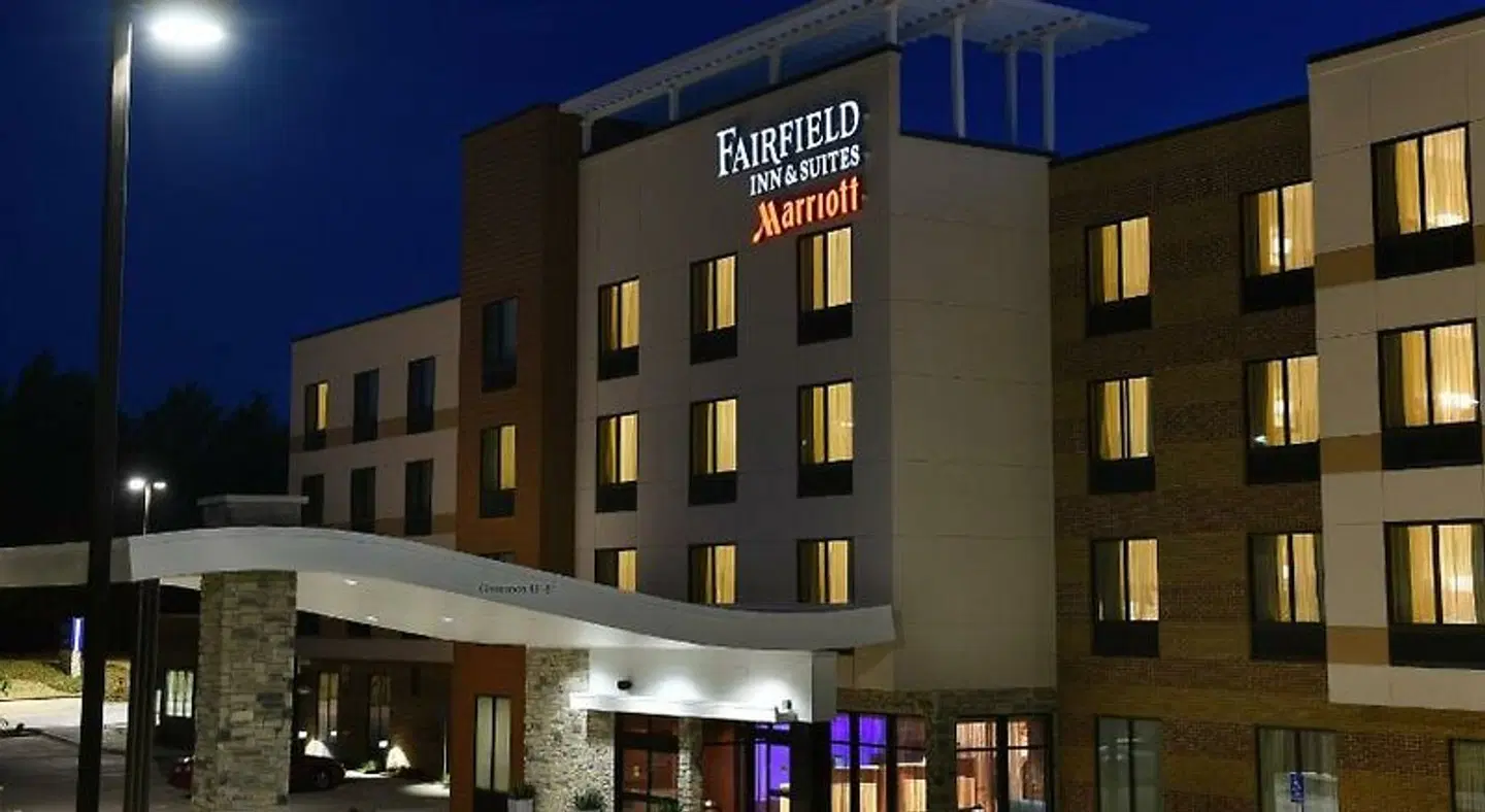 Fairfield by Marriott Inn & Suites Omaha West EXTERIOR