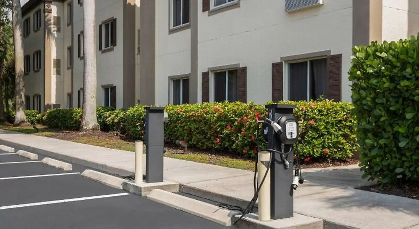 Hawthorn Suites by Wyndham Naples Garten