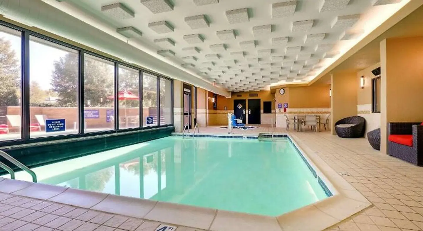 Drury Inn & Suites Charlotte University Place Hallenbad