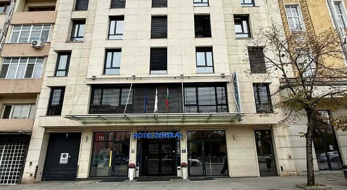 Central EXTERIOR