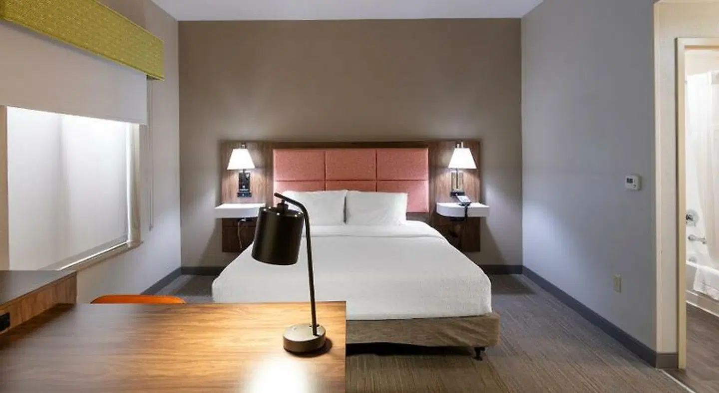 Hampton Inn Omaha West-Lakeside ROOM_EXAMPLE