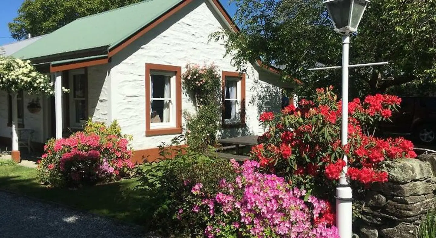 Settlers Cottage Motel EXTERIOR