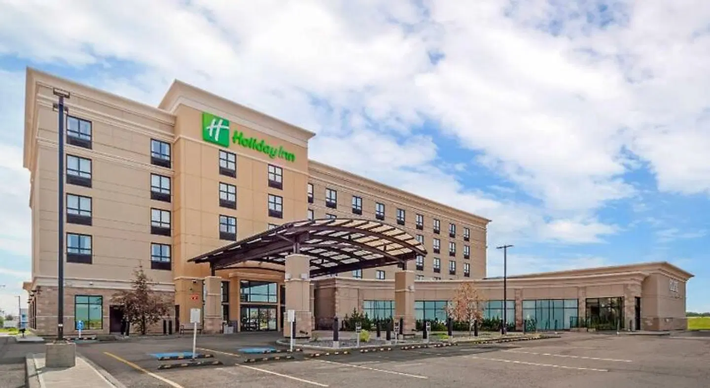 Holiday Inn Hotel & Suites Edmonton Arpt - Conference Ctr by IHG EXTERIOR