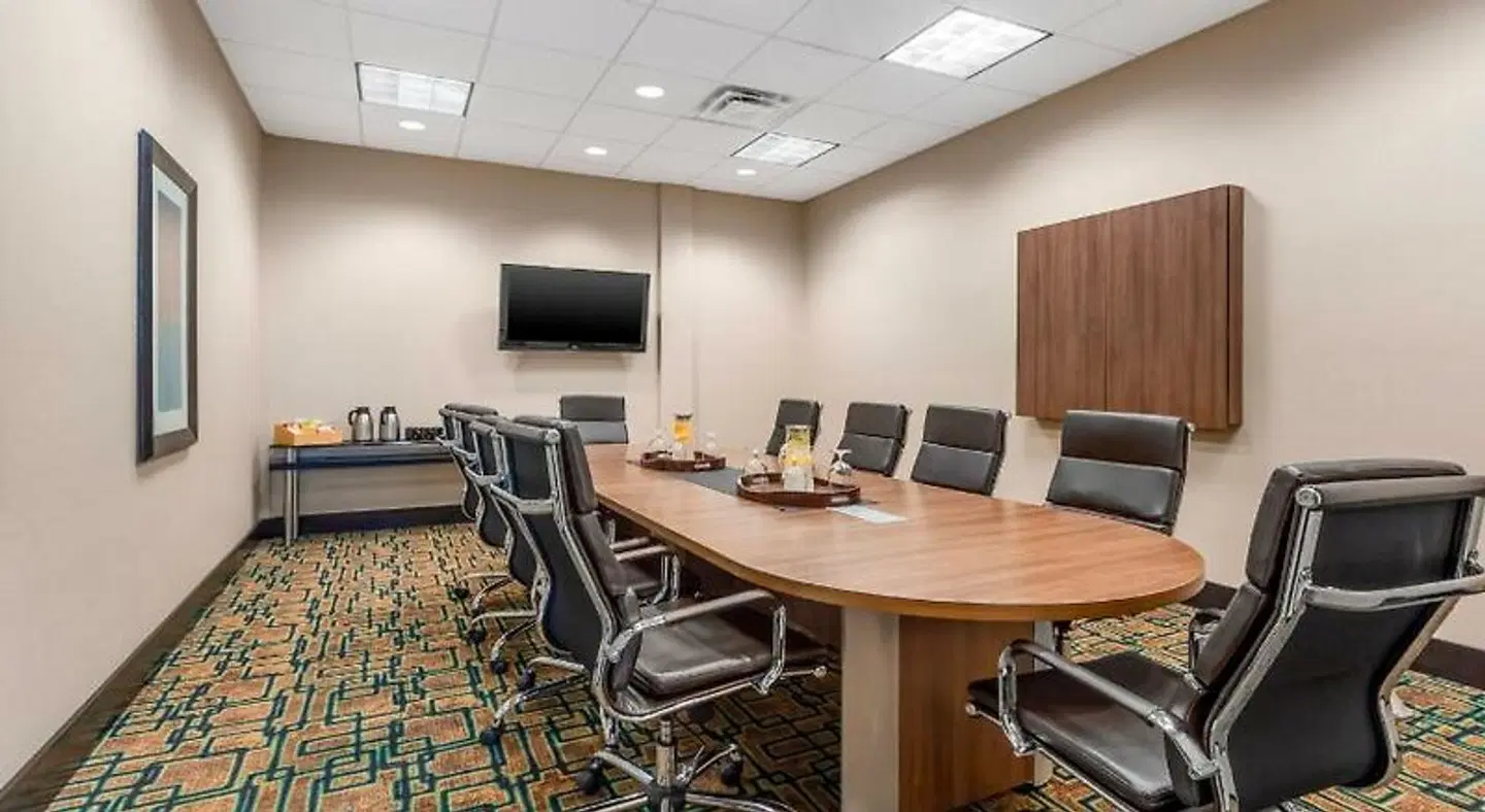 Holiday Inn Hotel & Suites Edmonton Arpt - Conference Ctr by IHG Konferenz