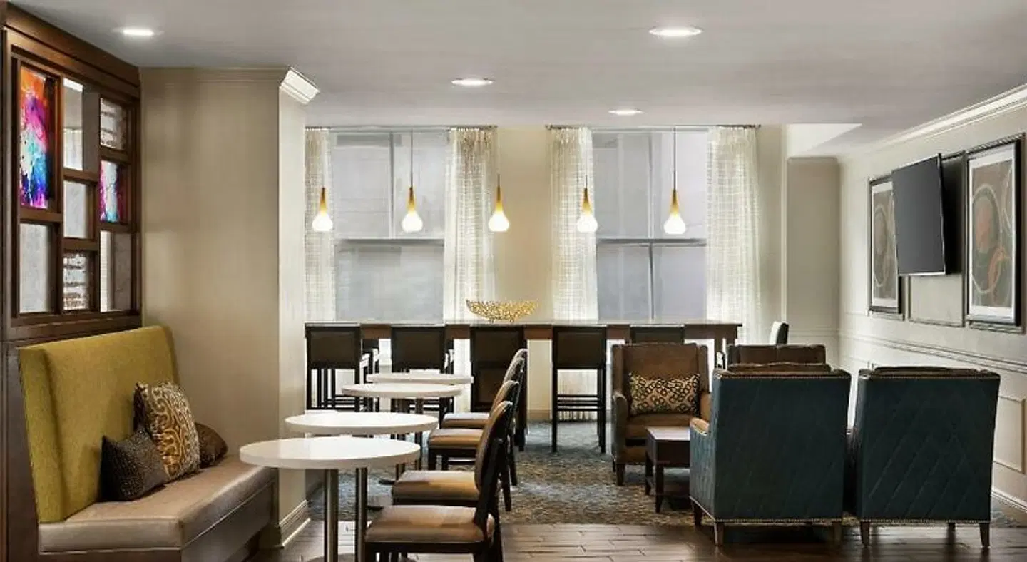 Hampton Inn & Suites New Orleans Downtown (French Quarter Area) Bar
