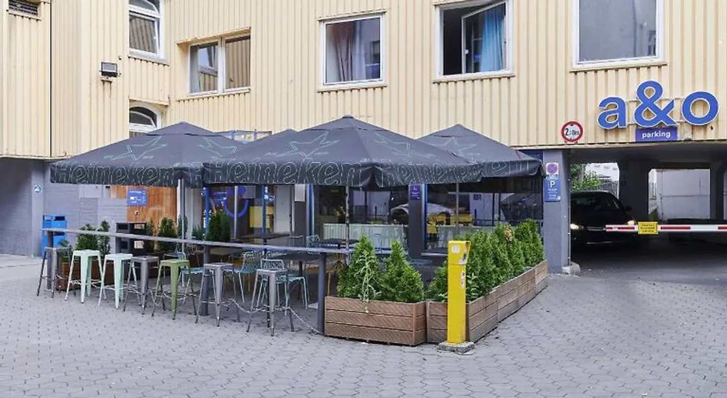 a&o Hamburg Reeperbahn Bar