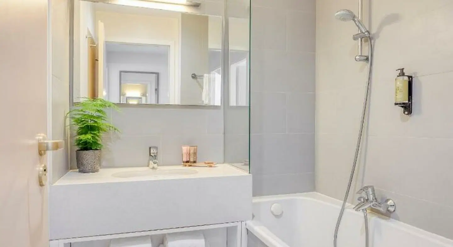 Citadines Toison d'Or Brussels Badezimmer