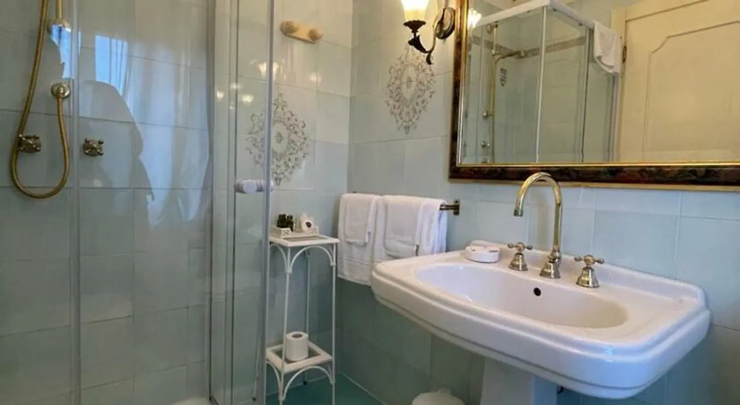 Hotel Villa Luppis Badezimmer