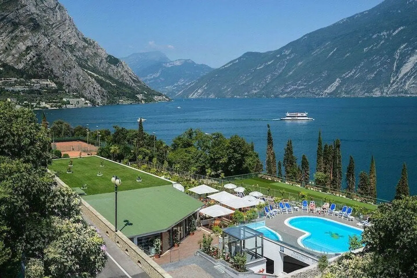 Garda Suite Hotel OUTDOOR_POOL