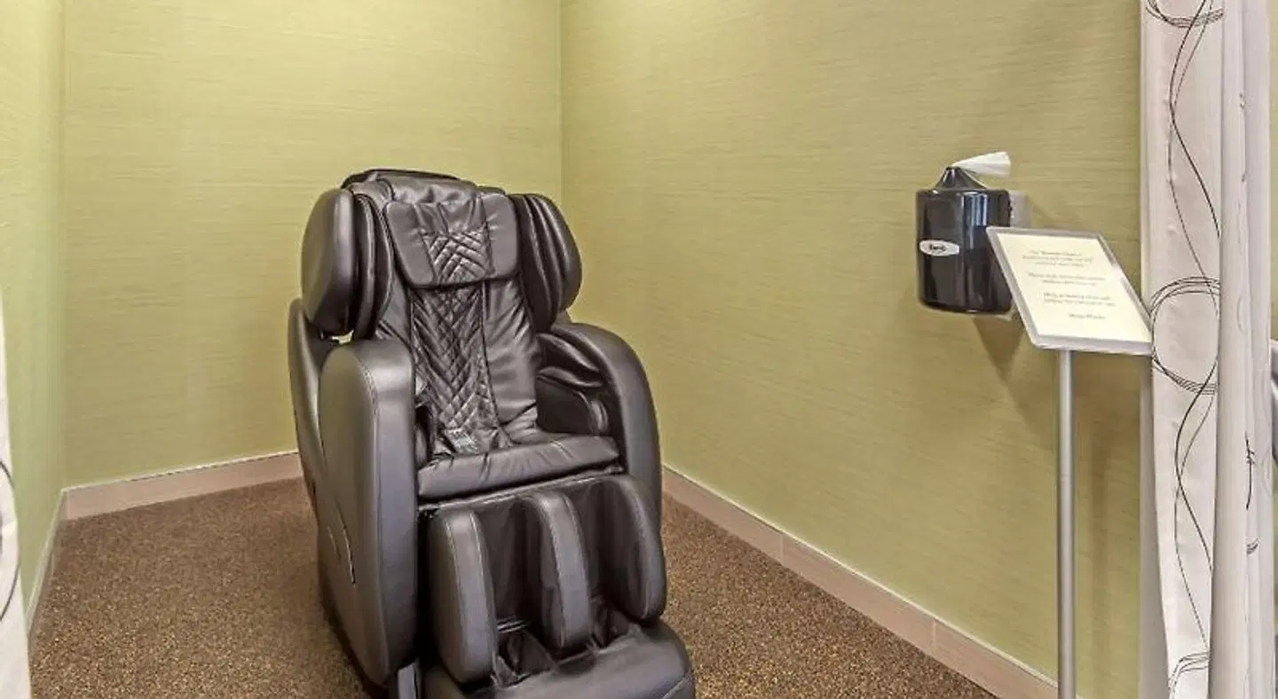Best Western Plus Drayton Valley All Suites ROOM_EXAMPLE