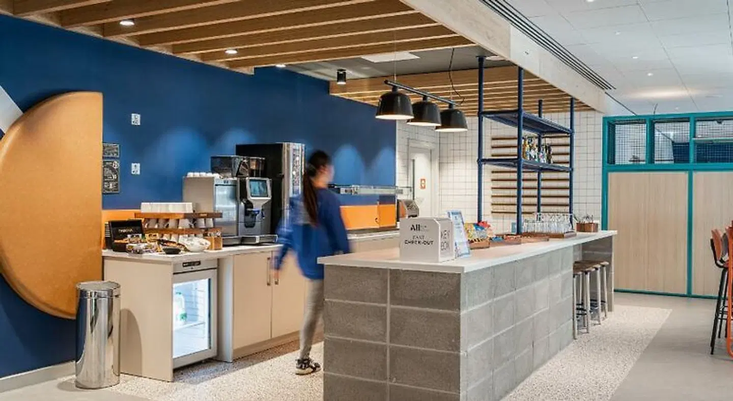ibis budget Manchester Airport Bar