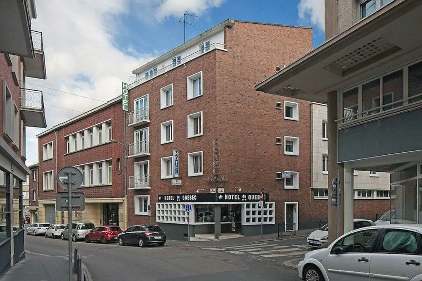Alive Hotel De Quebec EXTERIOR