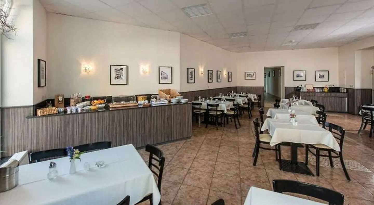 City Hotel Restaurant