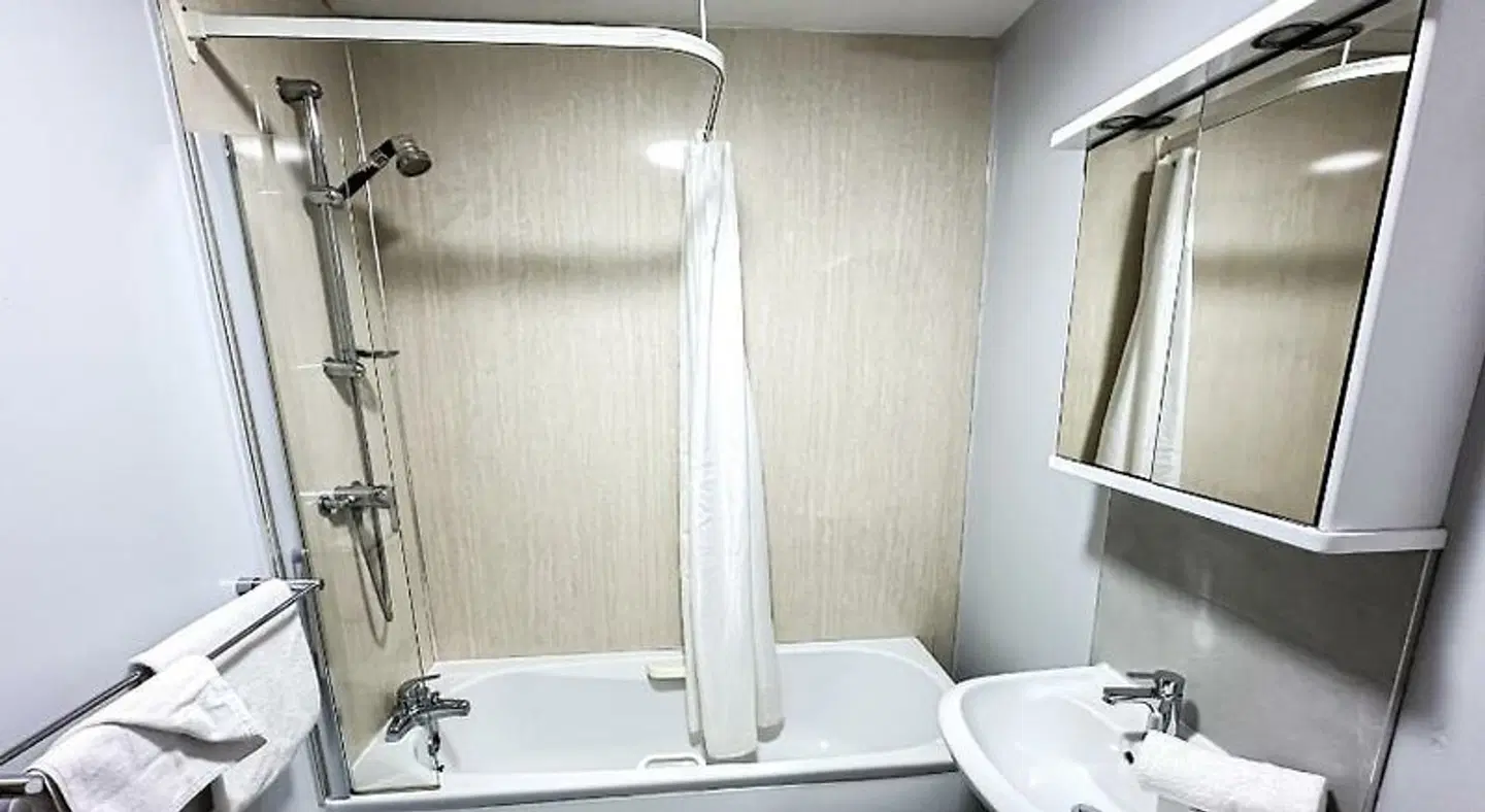 Bella Vista Hotel & Self Catering Suites Badezimmer
