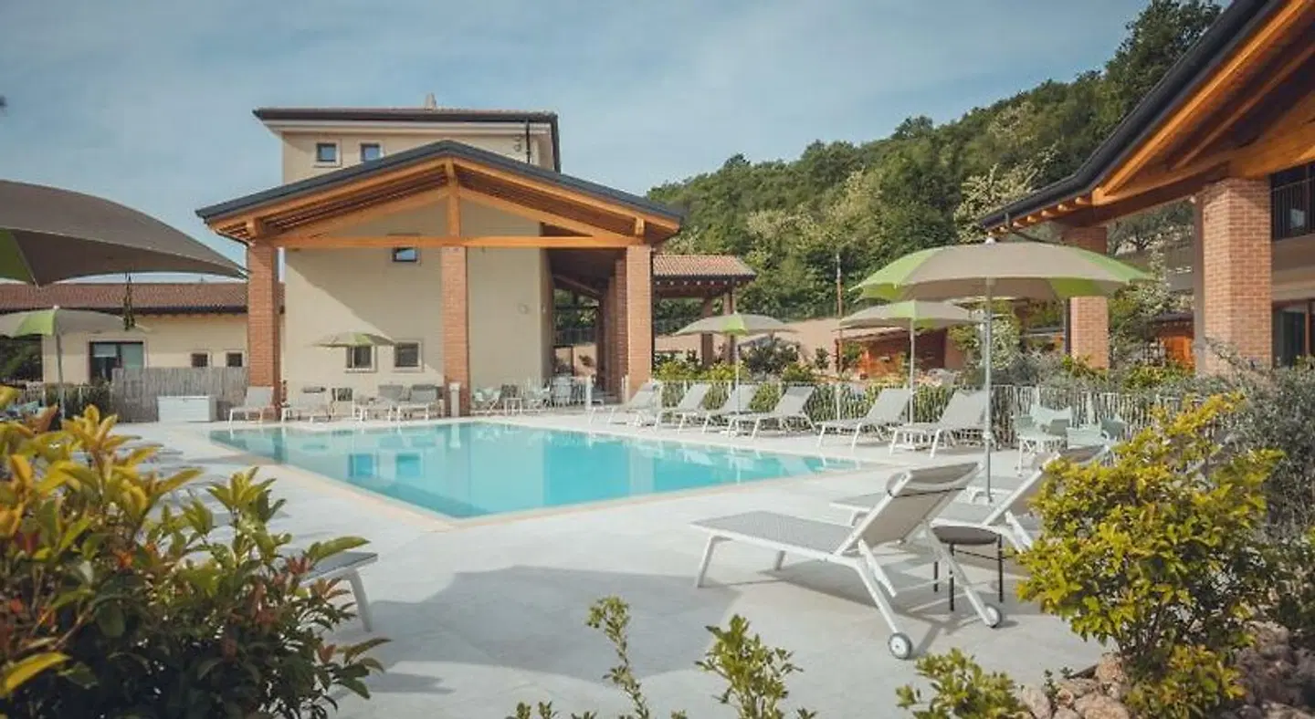 Agriturismo La Pertica OUTDOOR_POOL
