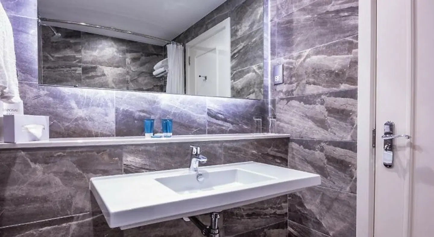 Talbot Hotel Stillorgan Badezimmer