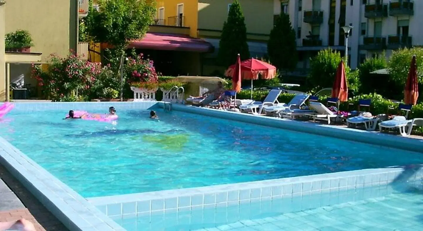 Hotel Continental OUTDOOR_POOL