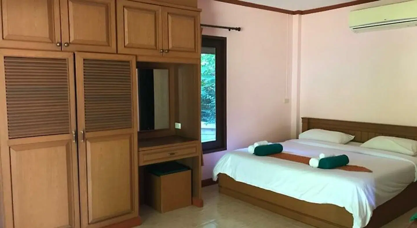 Green Villa ROOM_EXAMPLE