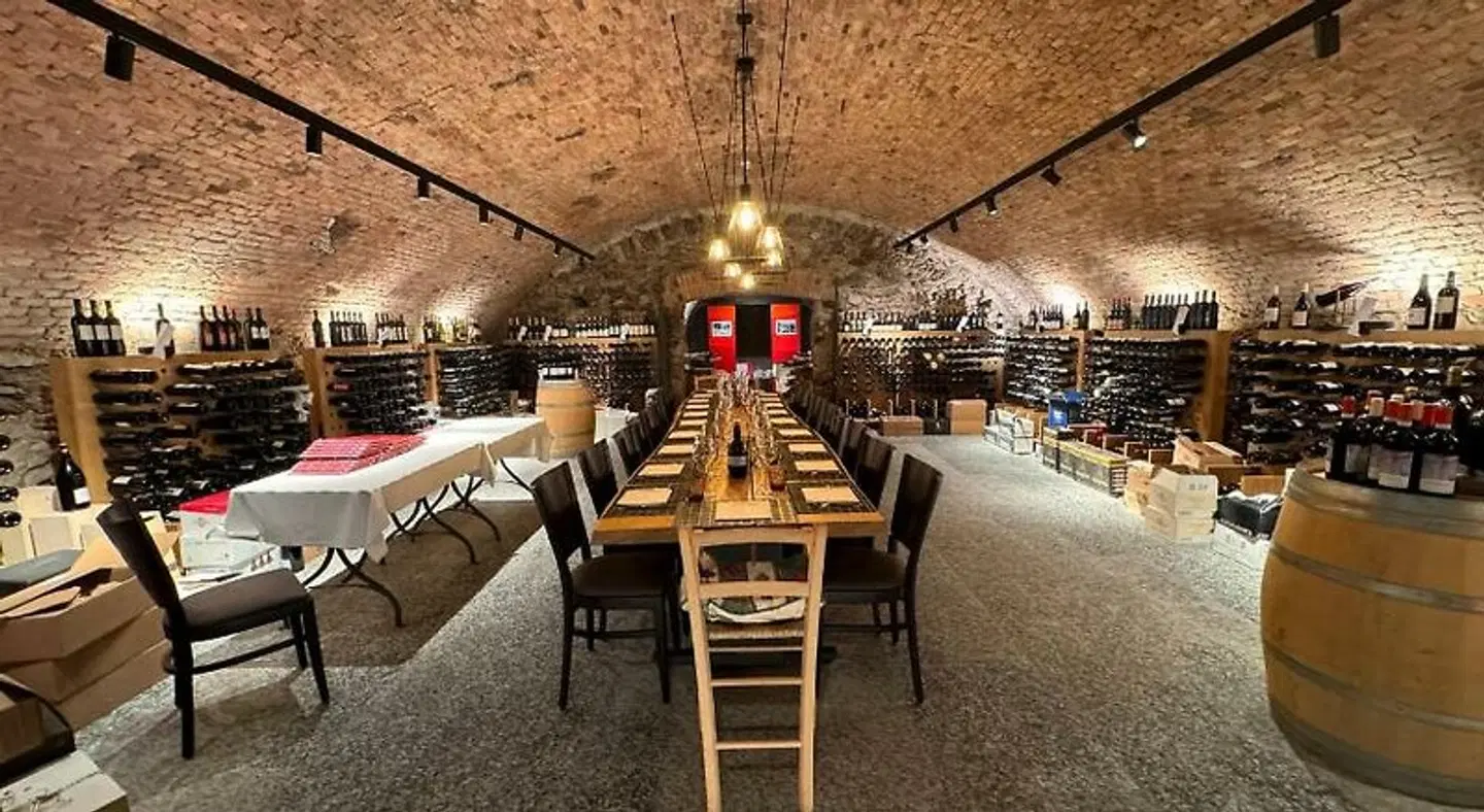 Serta Restaurant