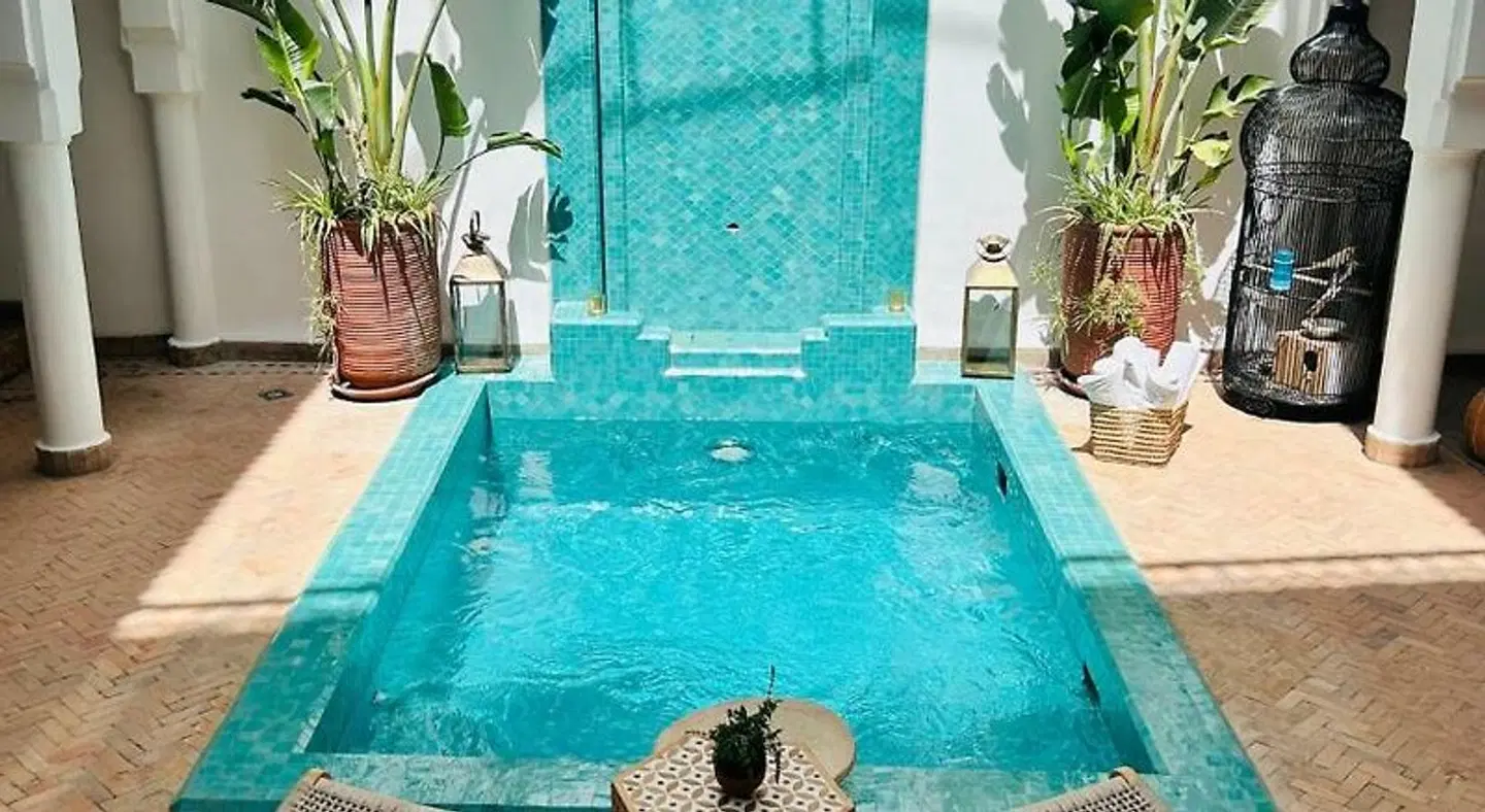 Riad Baba Ali Hallenbad