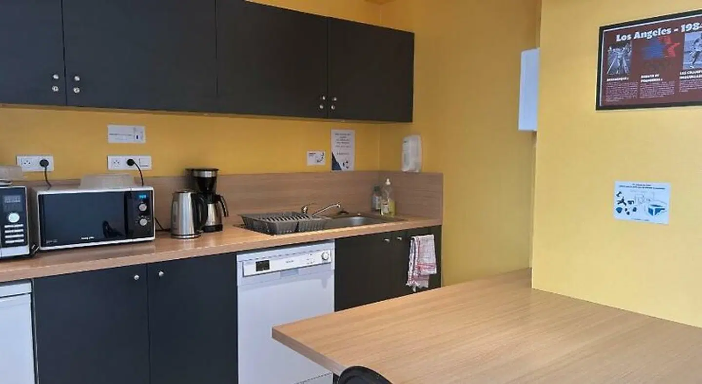 CREF - Auberge de Jeunesse ROOM_EXAMPLE