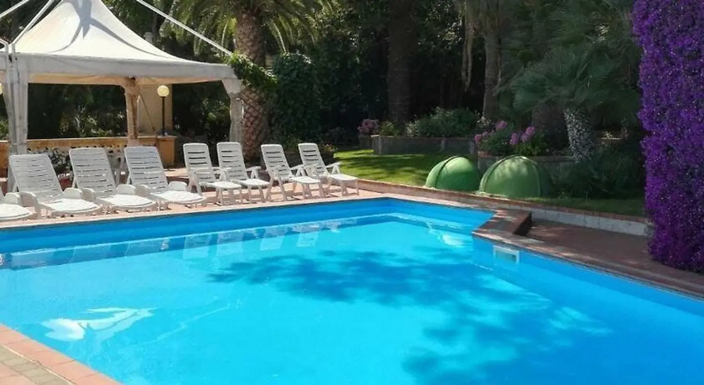 Miramare OUTDOOR_POOL