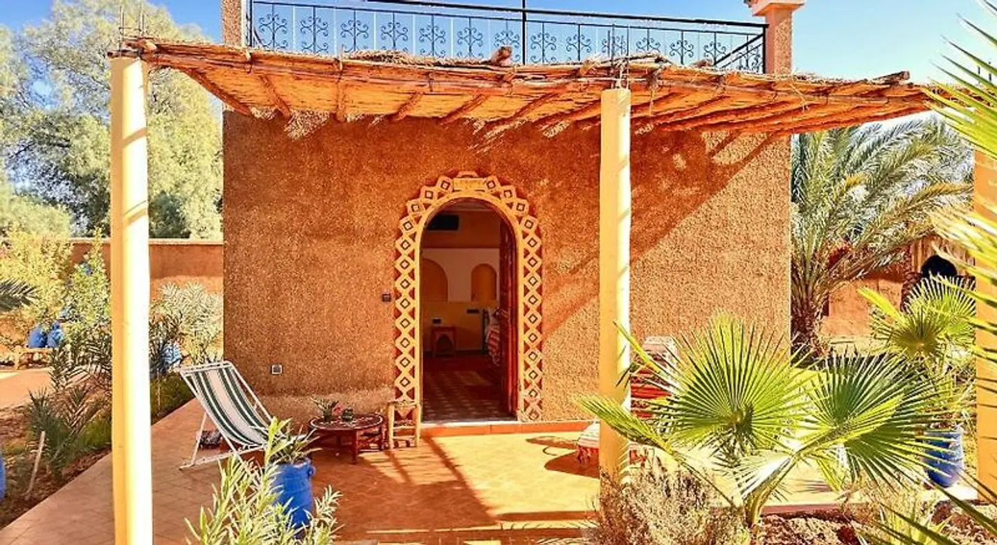 Oasis Tilogui EXTERIOR