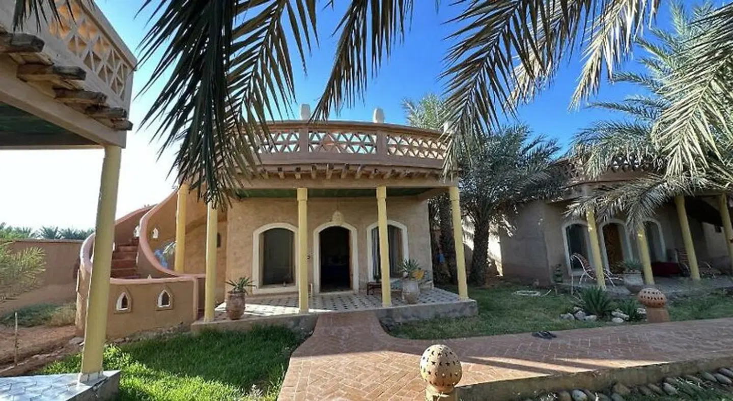 Oasis Tilogui EXTERIOR