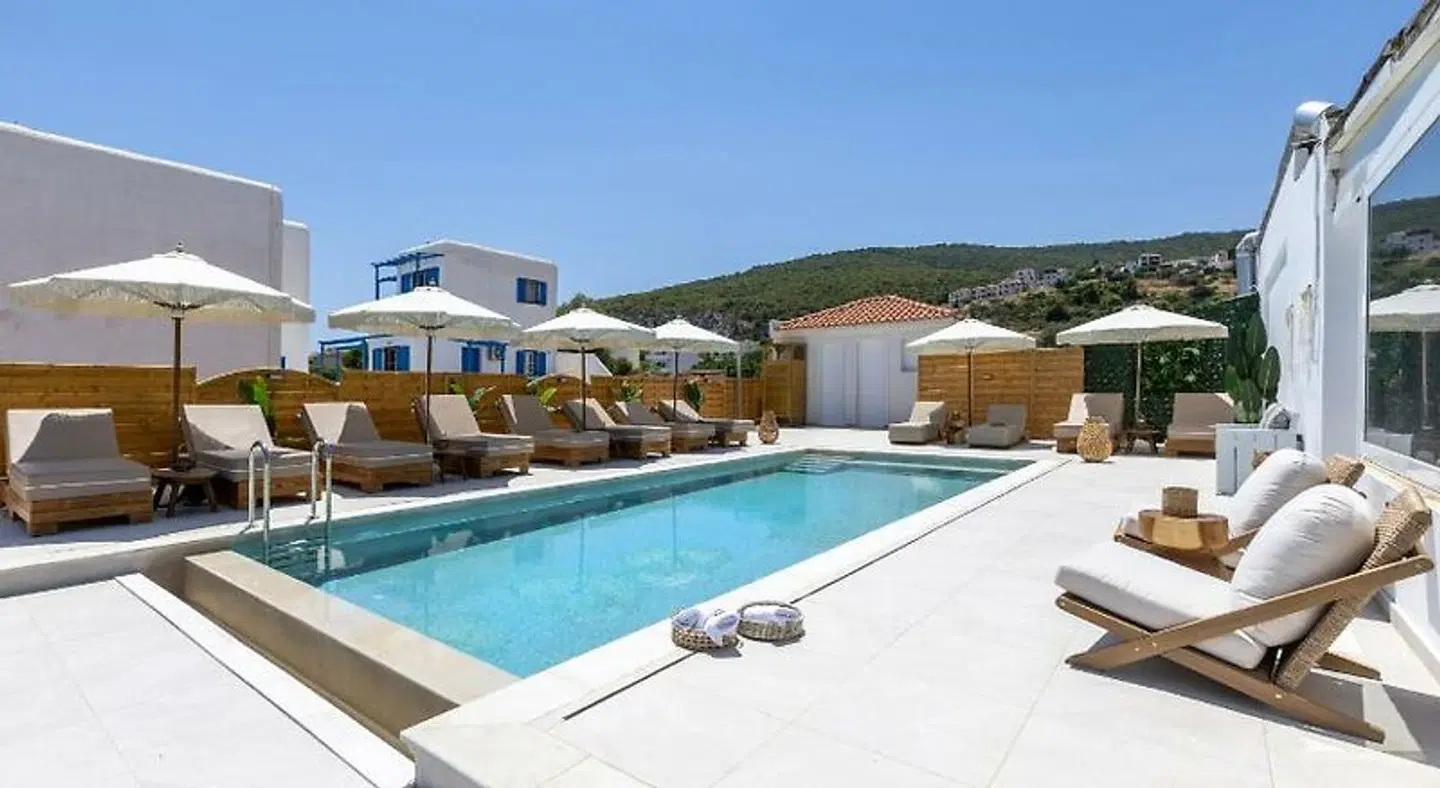 Laza Beach OUTDOOR_POOL