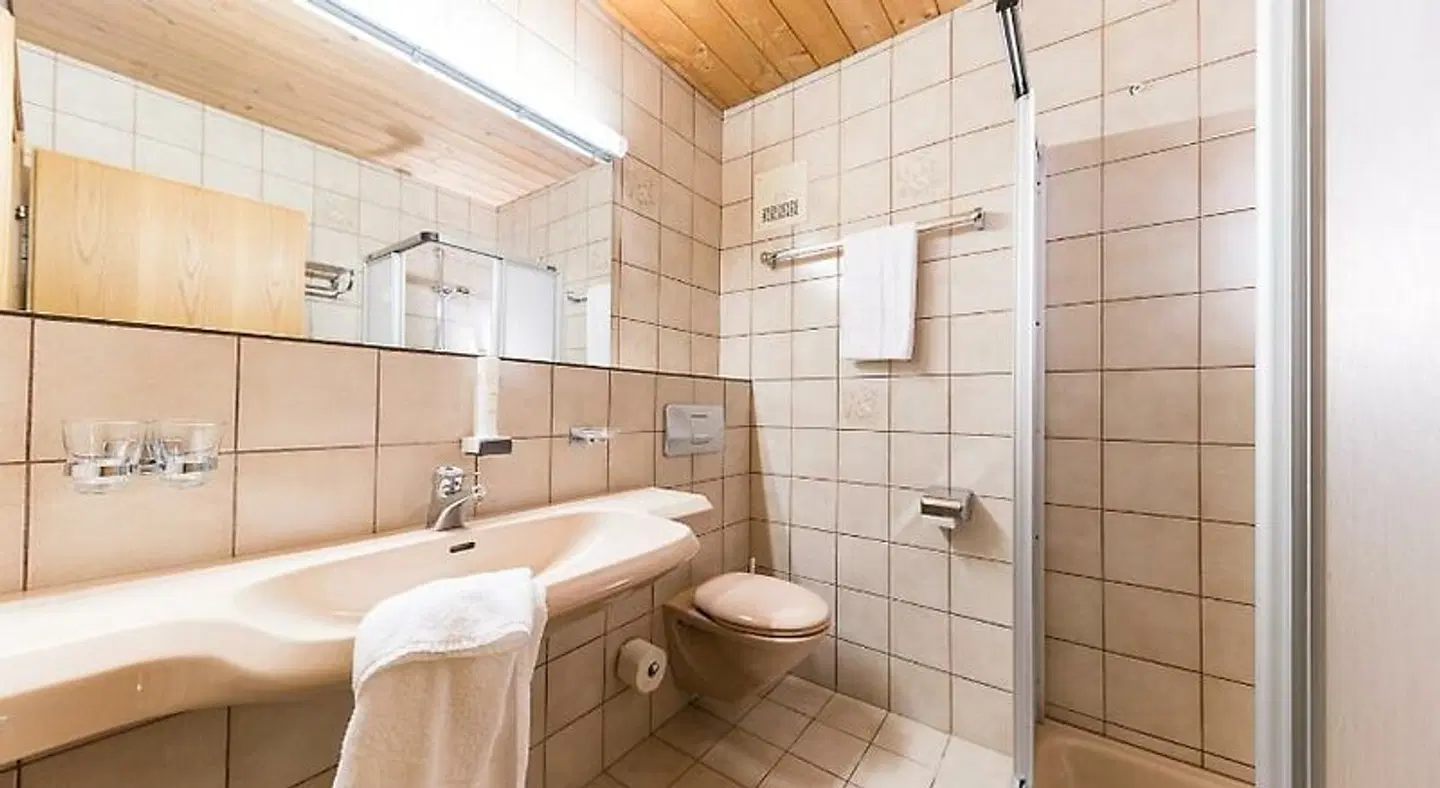 Hotel Almerwirt Landgasthof Badezimmer