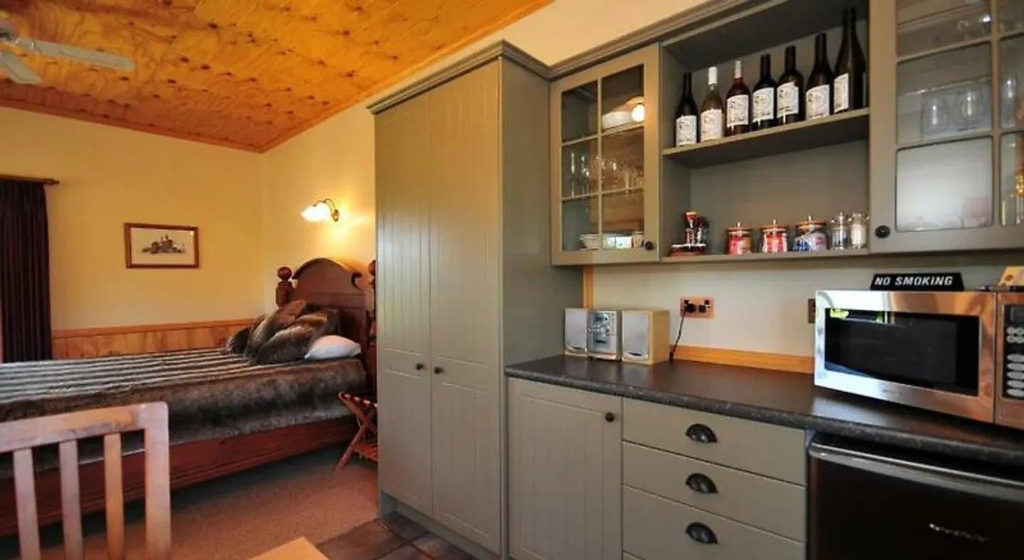 River Rock Estate ROOM_EXAMPLE