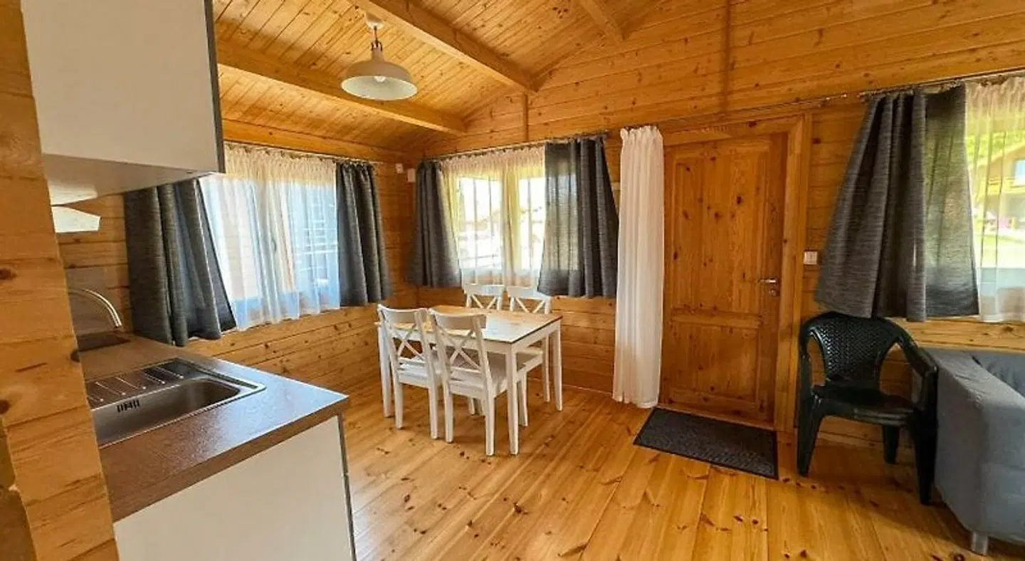 Vi'i'n' poilsiaviet' ventojoje ROOM_EXAMPLE