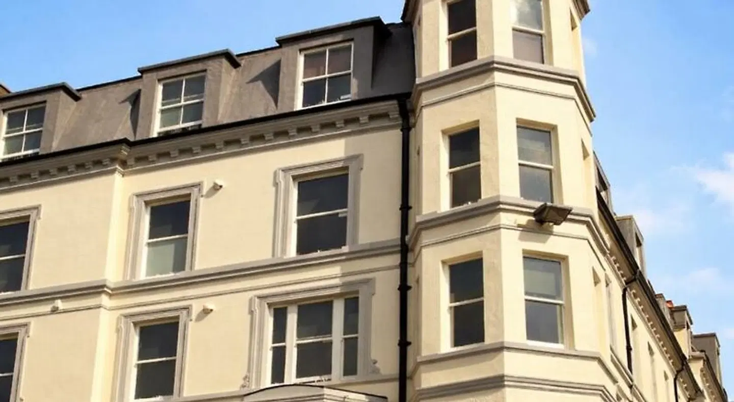 The Alexandra Hotel EXTERIOR
