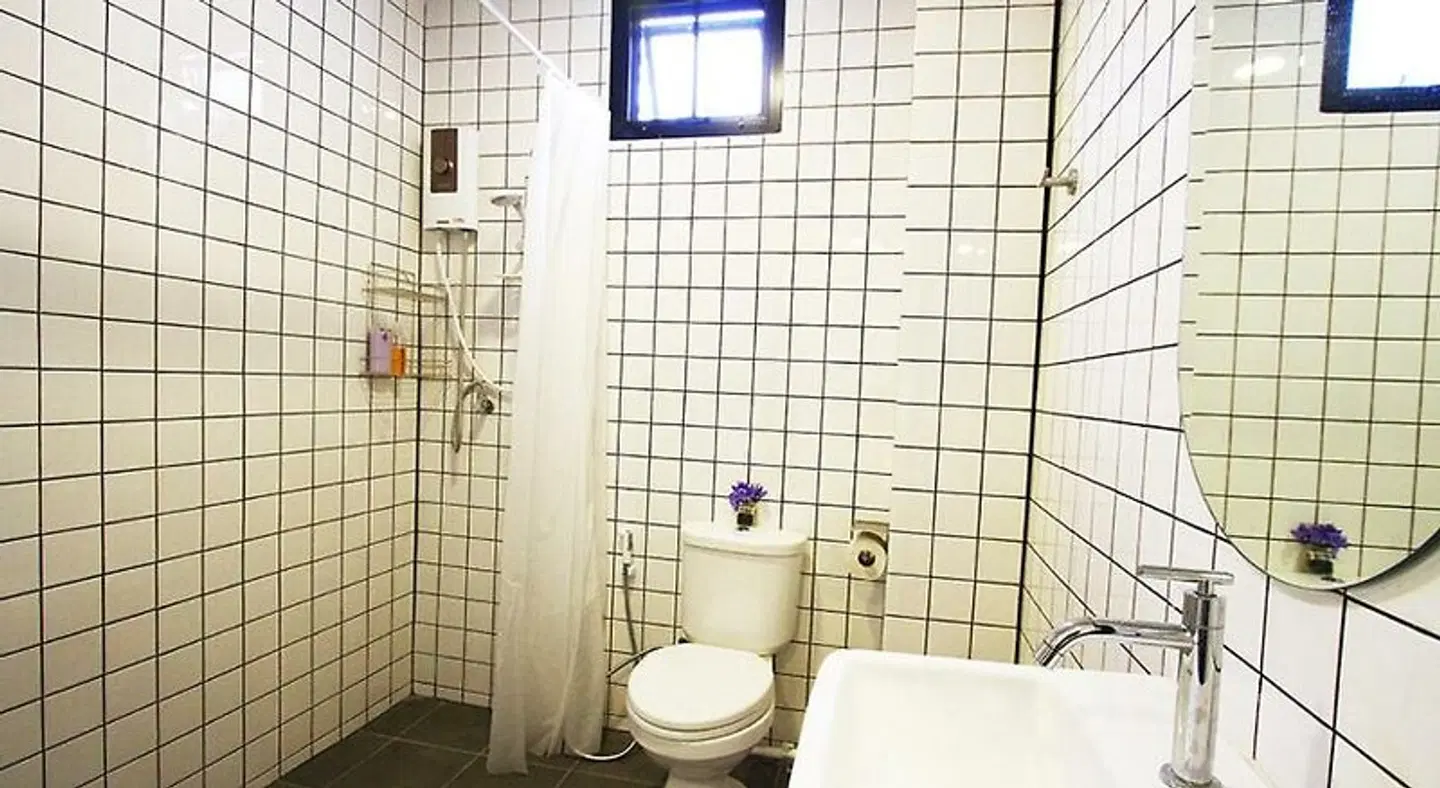 398 HOSTEL Badezimmer