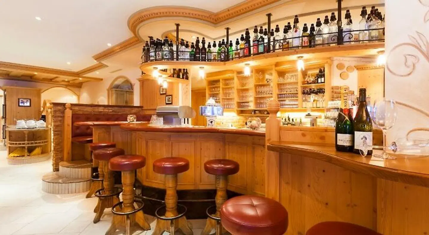 Hotel Nevada Bar