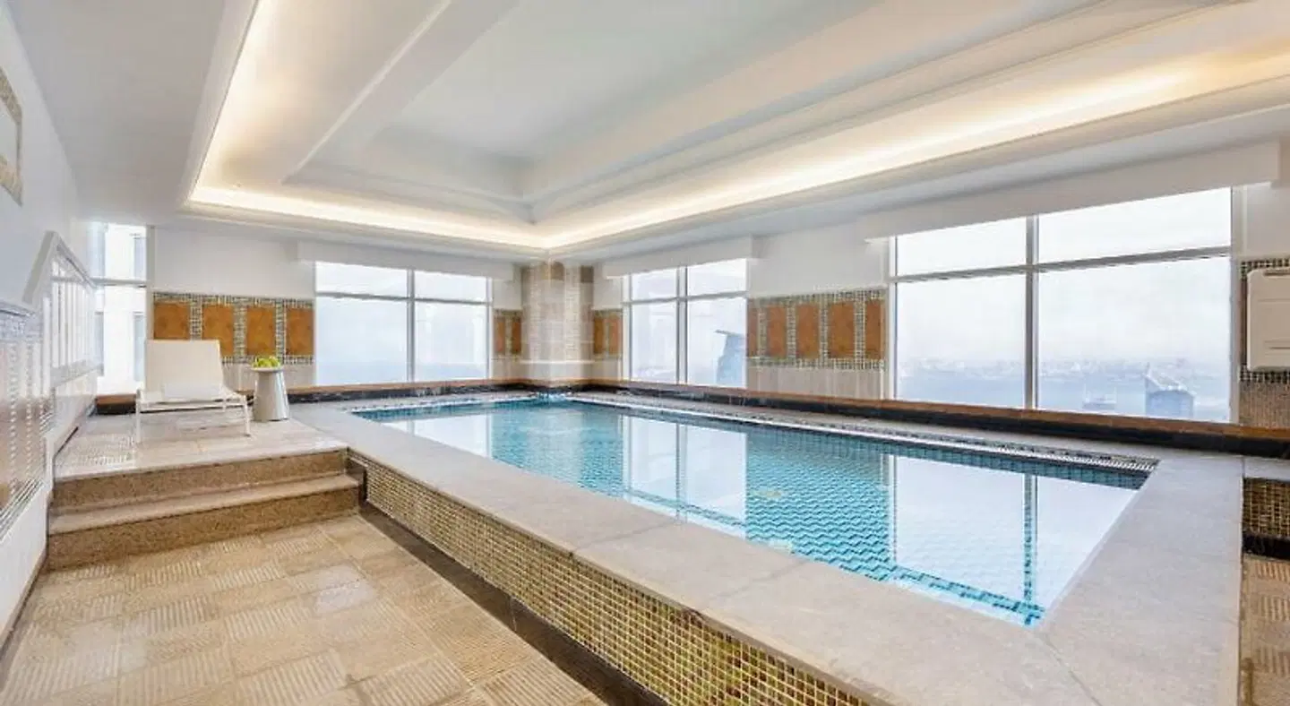 Dusit Hotel & Suites Doha Hallenbad
