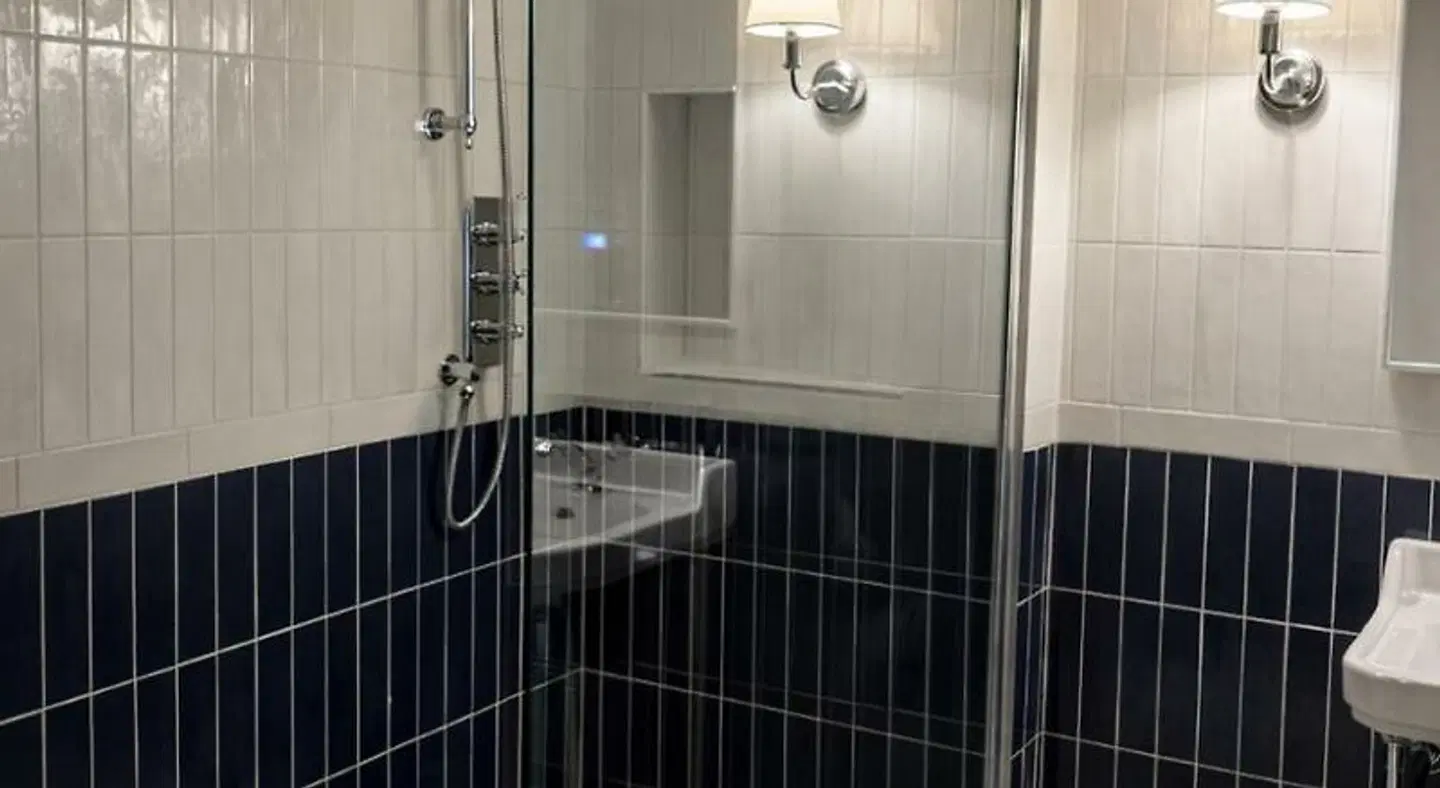 Donegal Manor Huge Luxury Self Let Badezimmer
