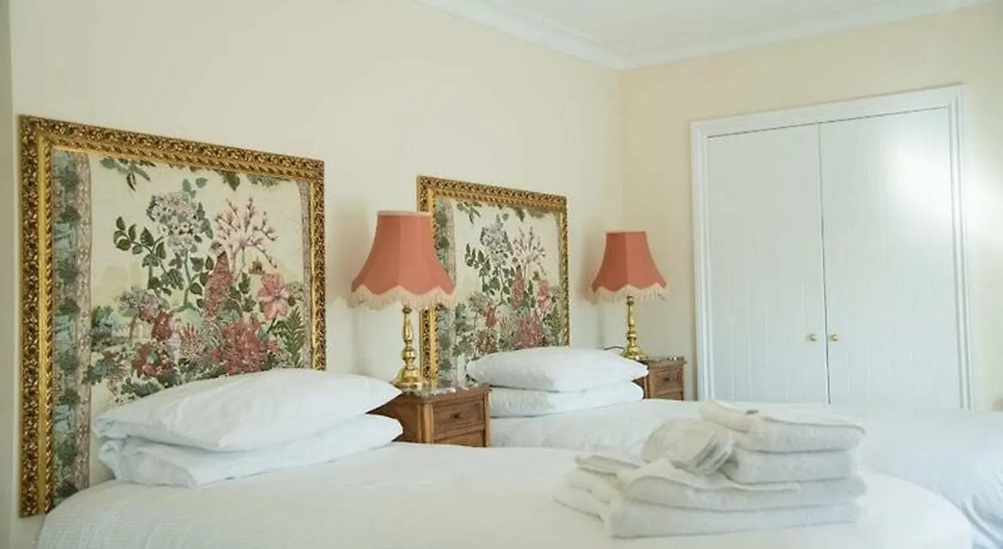 The Royal ROOM_EXAMPLE