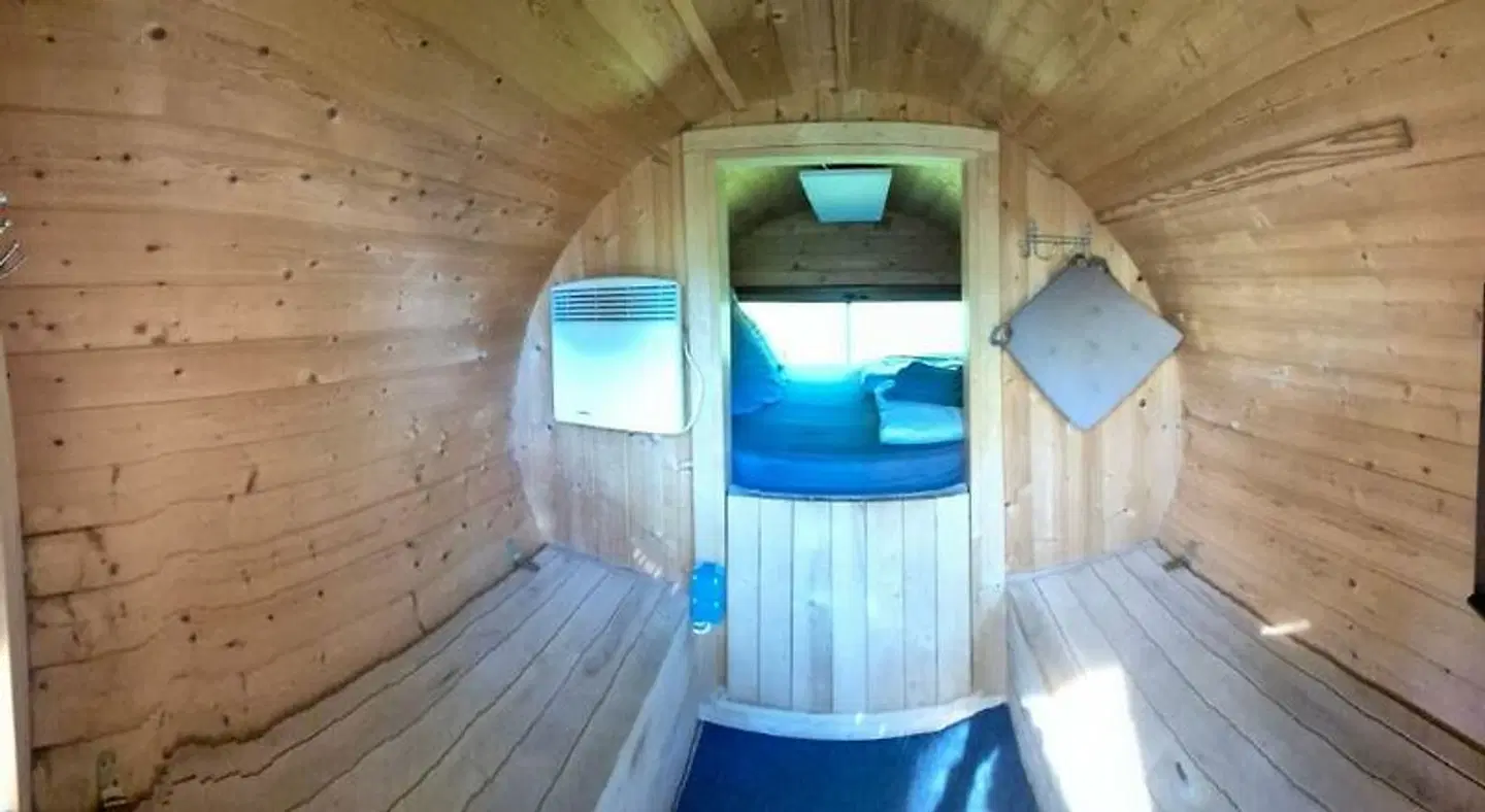 Mini Hotel Übernachten Im Gurkenfass OUTDOOR_POOL