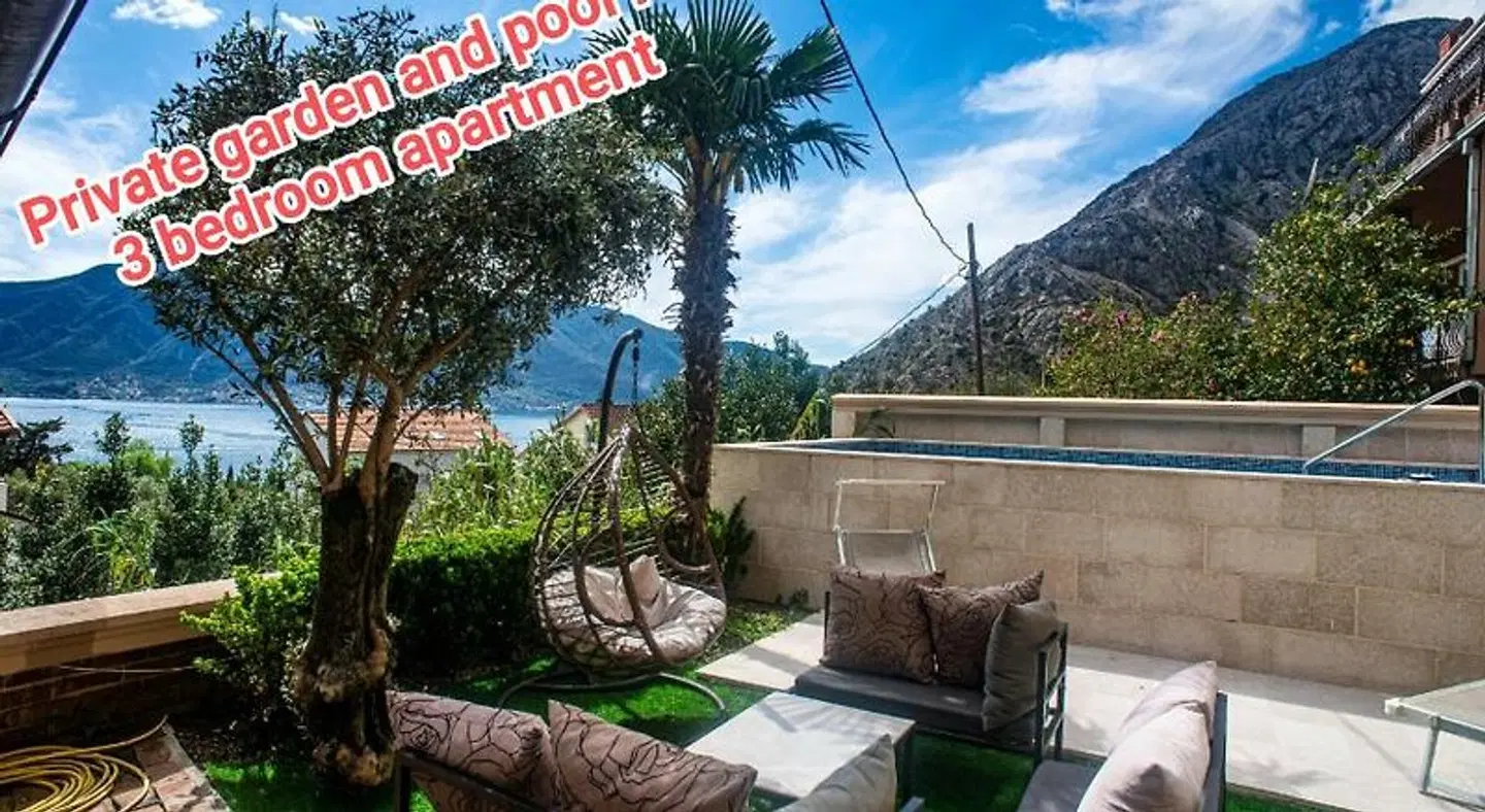 J & P Apartments Orahovac Terrasse