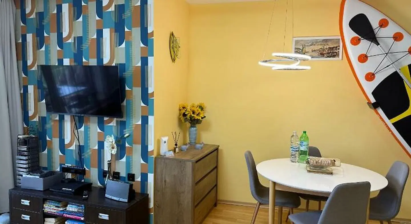 Alex Beach ROOM_EXAMPLE