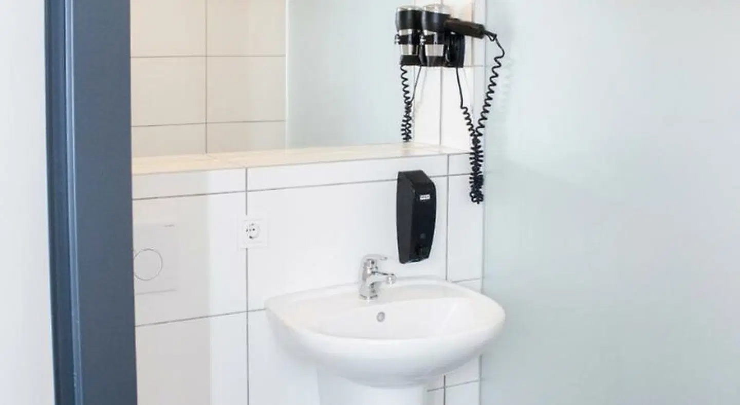 OEKOTEL Hohenems Badezimmer