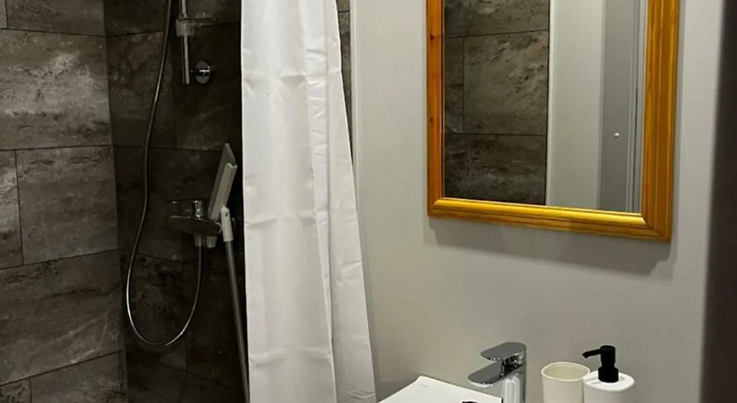 Hotel Roja Badezimmer