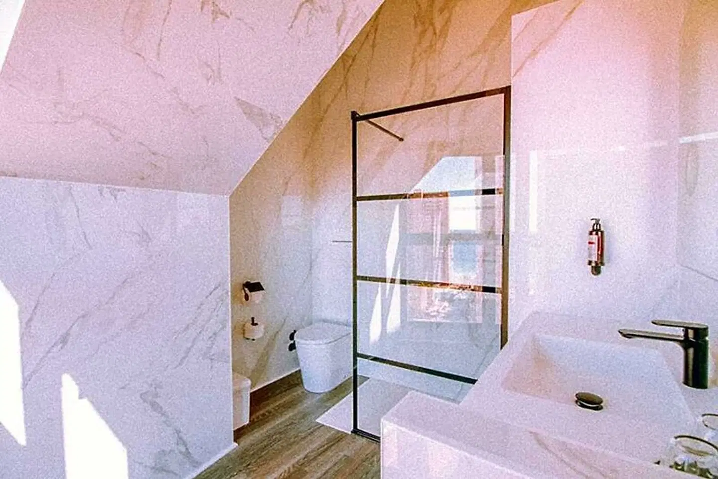 Marina ROOM_EXAMPLE
