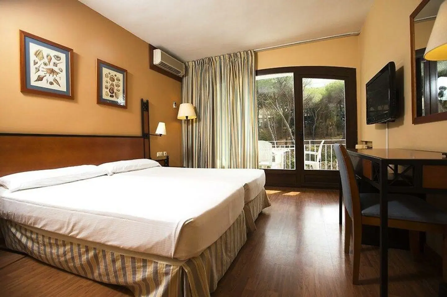 Ilunion Caleta Park ROOM_EXAMPLE